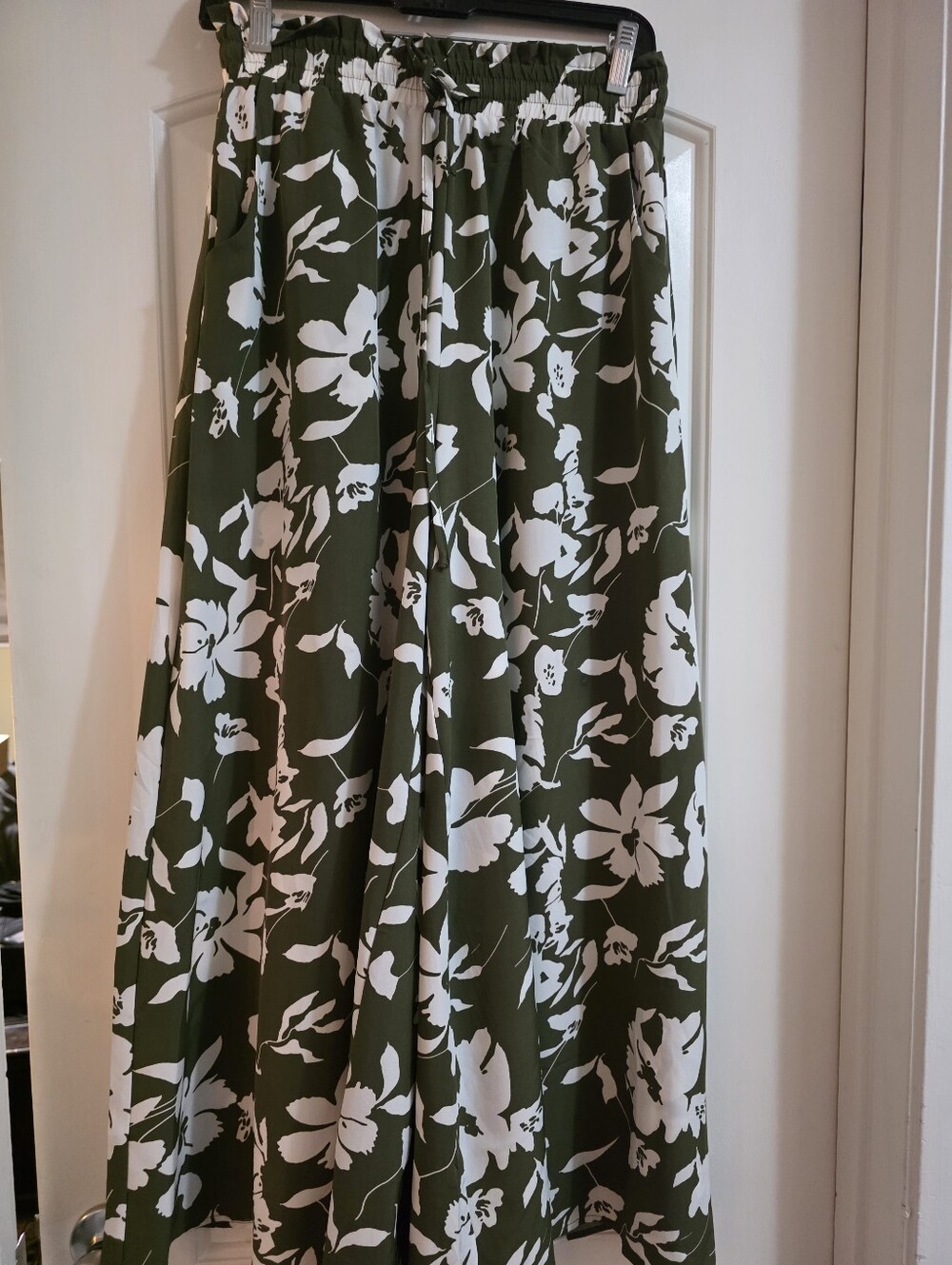 NWT Olive Green and White Florali Wie Leg Pants